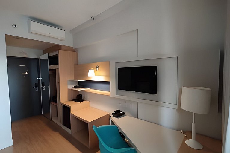 Studio a poucos passos do mar em Santos-SP