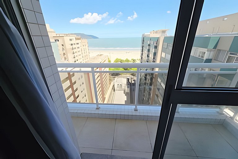 Flat com varanda vista mar em Santos