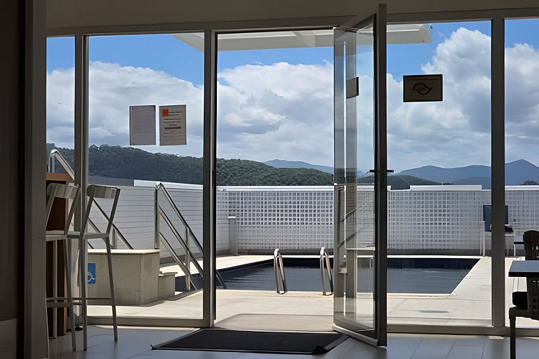 Flat com varanda vista mar em Santos