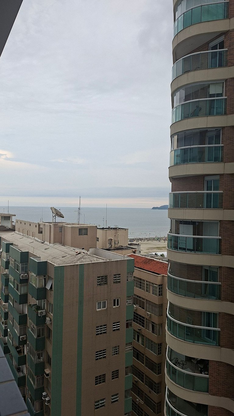 Flat a apenas 1 minuto da praia em Santos-SP