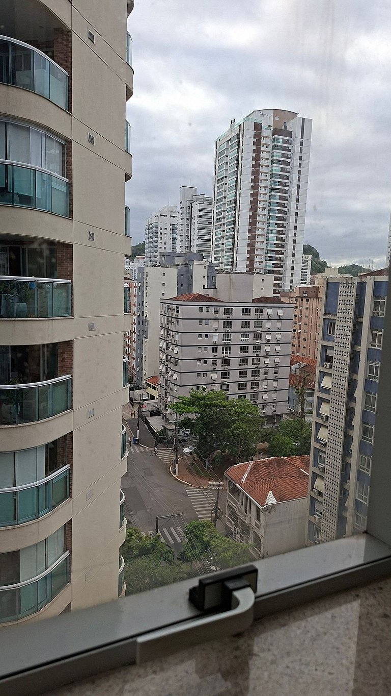 Studio com cama king a 50 metros da praia