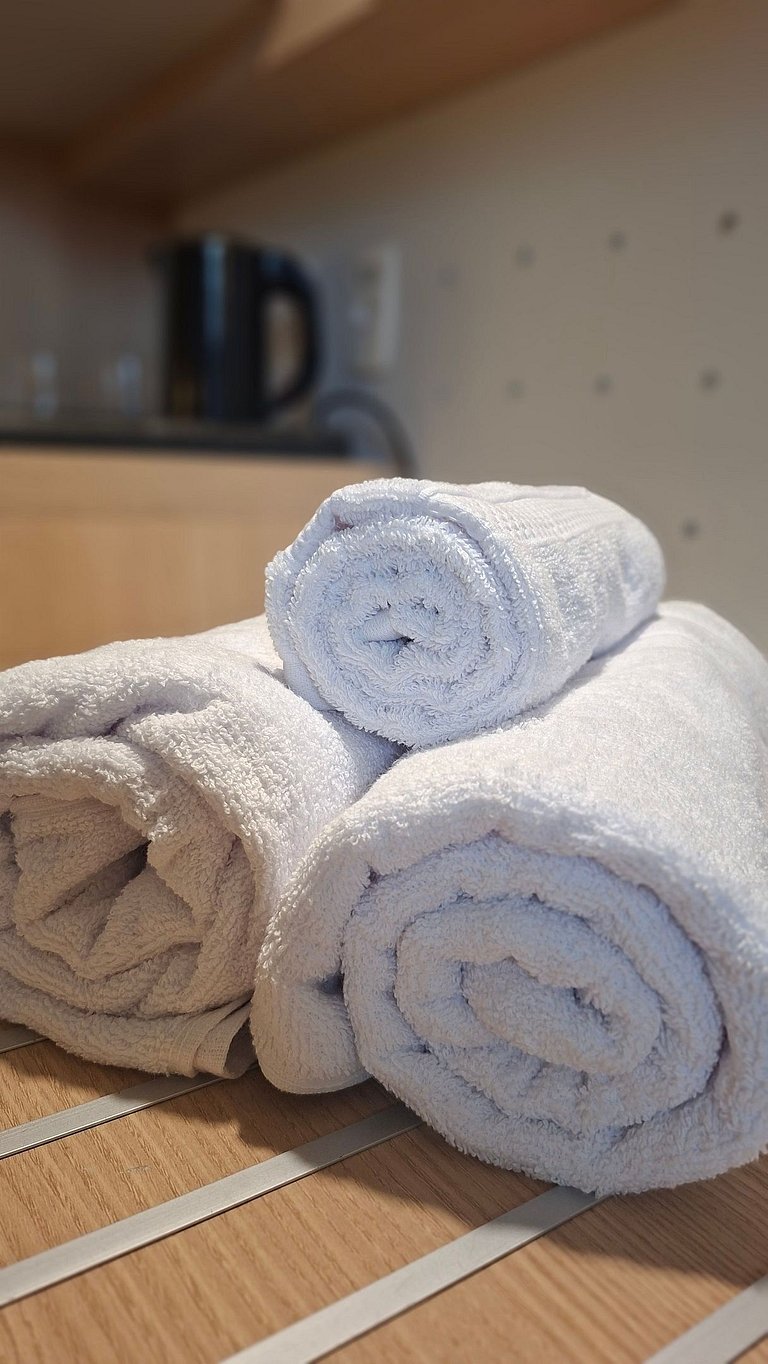 Studio com cama king a 50 metros da praia