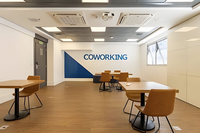 Flat na quadra da praia com cama king!