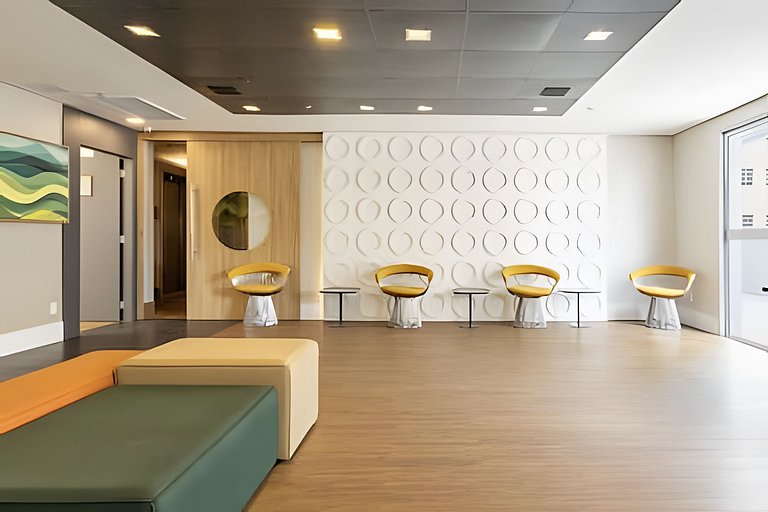 Flat na quadra da praia com cama queen!