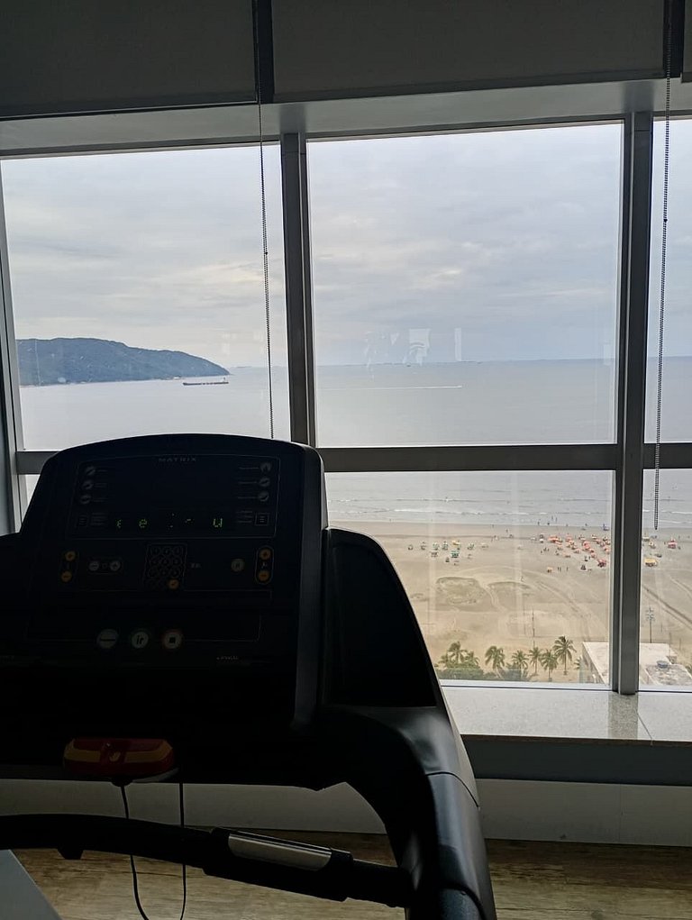 Flat a apenas 1 minuto da praia em Santos-SP
