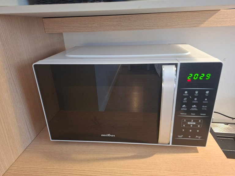 Flat na quadra da praia com cama king!