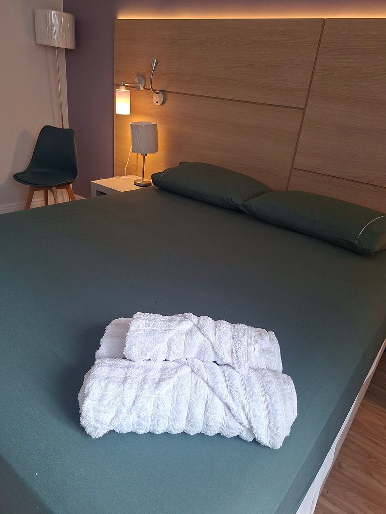 Studio com vista mar na quadra da praia de Santos!