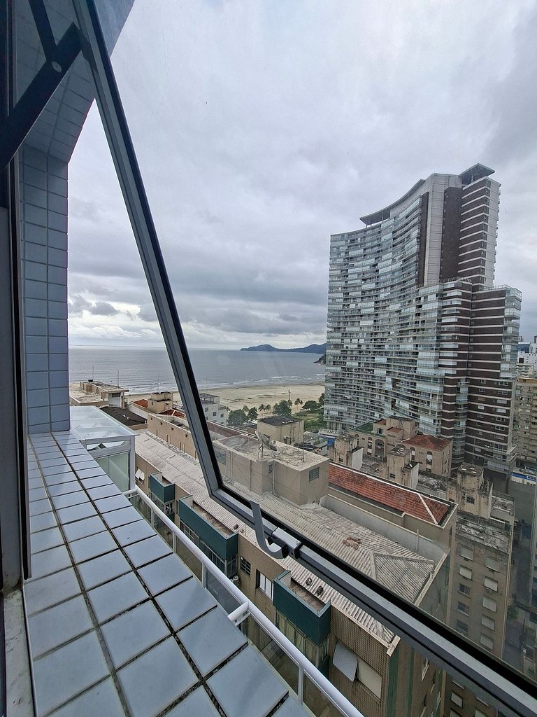 Studio com vista mar na quadra da praia de Santos!