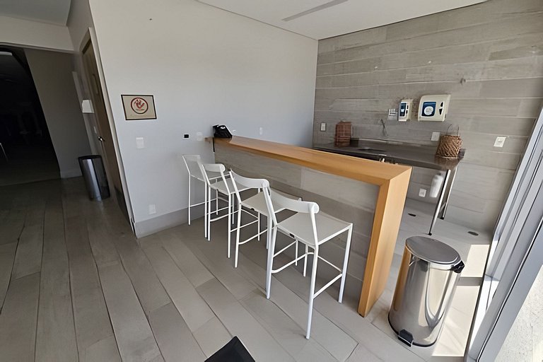 Studio aconchegante com varanda vista mar