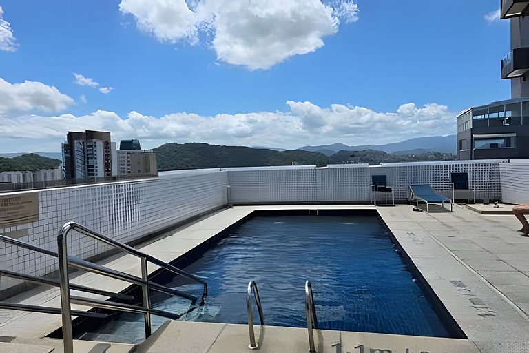 Flat com varanda e vista mar em Santos